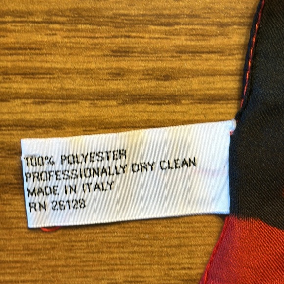 Adorable Scarf with Children Pictures - Picture 4 of 5